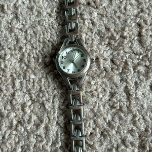 Women’s vintage‎ silver chainlink minimalistic bracelet watch